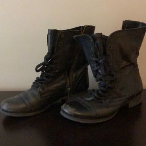 Steve Madden black zip combat boot